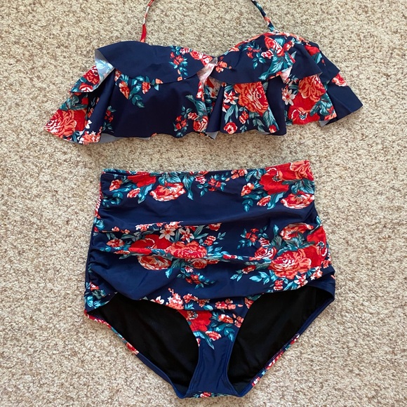 Women’s Swimsuit - Picture 10 of 10